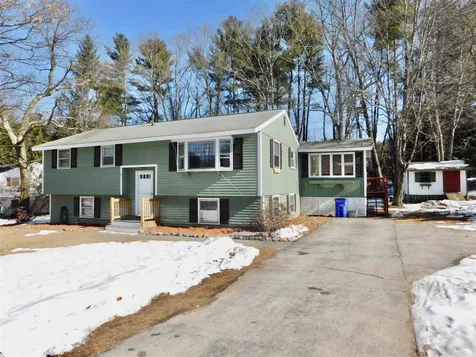9 Brookfield Drive Merrimack NH 03054
