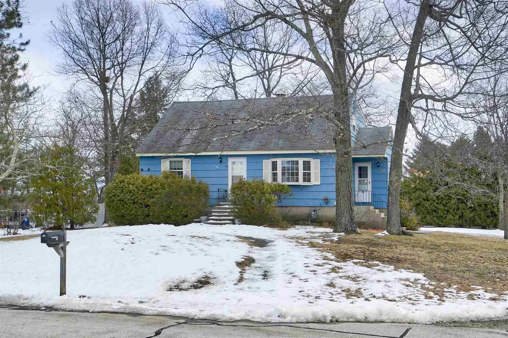 98 Langholm Drive Nashua NH 03062
