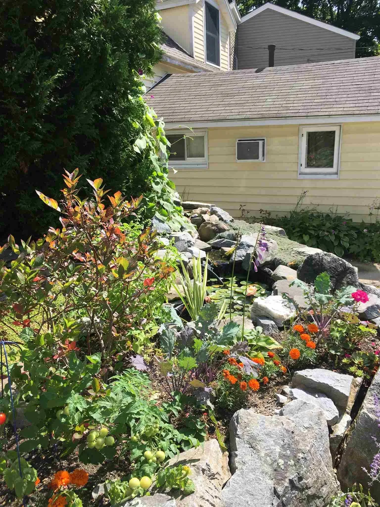 19 Cross Street Kittery ME 03904