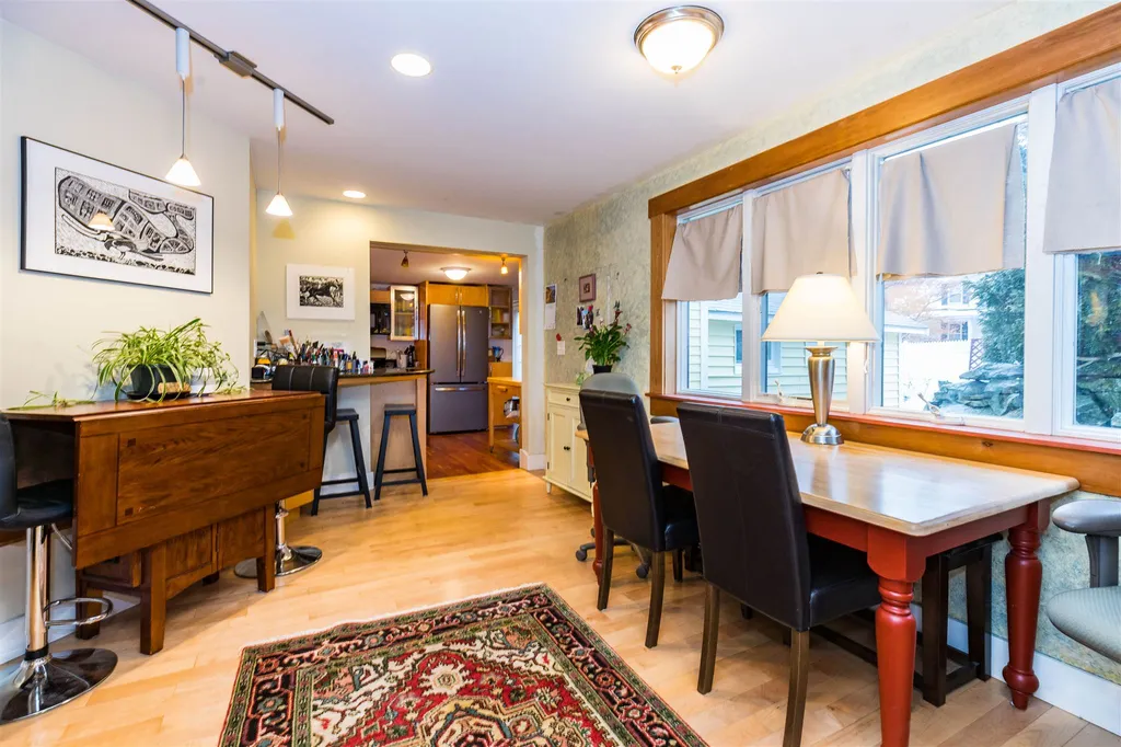 19 Cross Street Kittery ME 03904