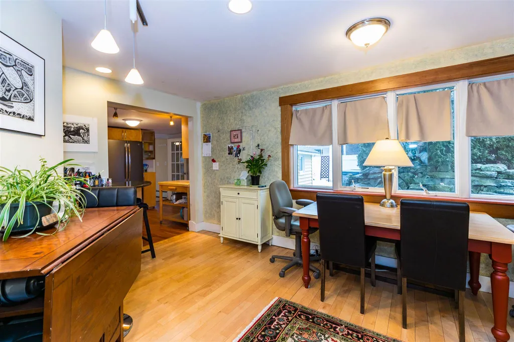19 Cross Street Kittery ME 03904