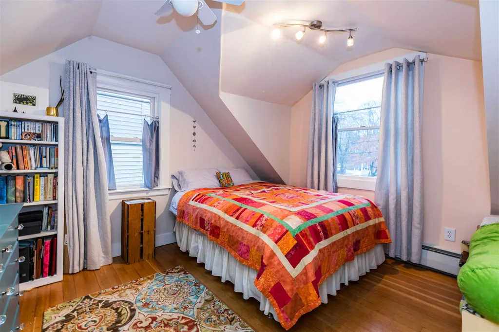19 Cross Street Kittery ME 03904