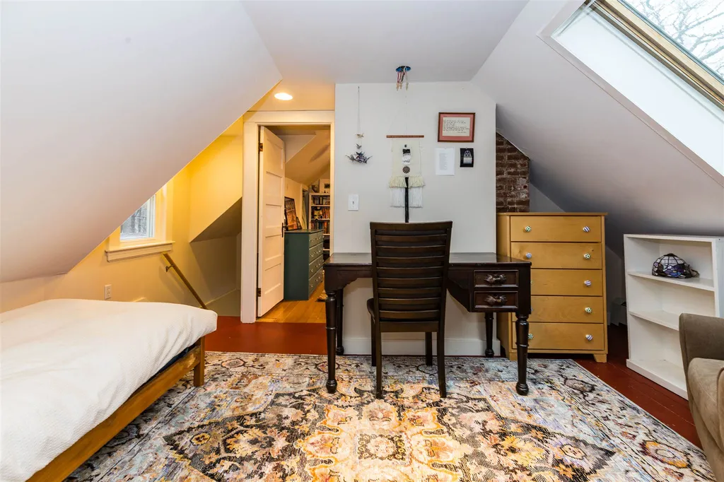 19 Cross Street Kittery ME 03904