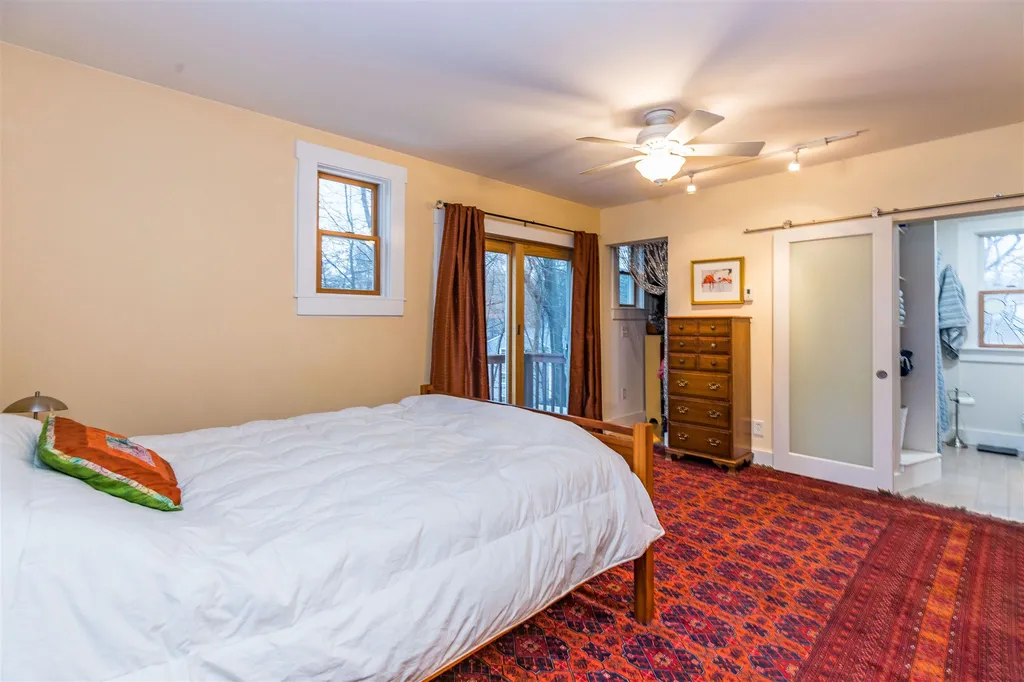 19 Cross Street Kittery ME 03904