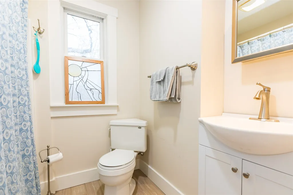 19 Cross Street Kittery ME 03904