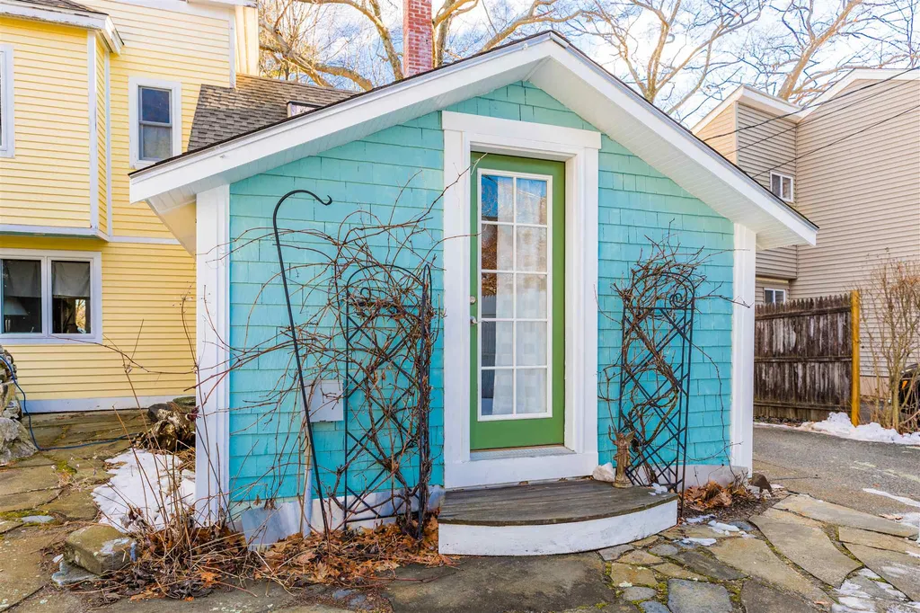 19 Cross Street Kittery ME 03904