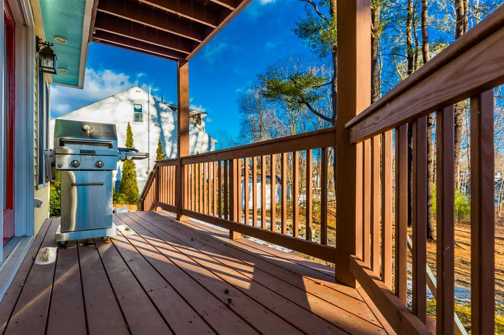 19 Cross Street Kittery ME 03904