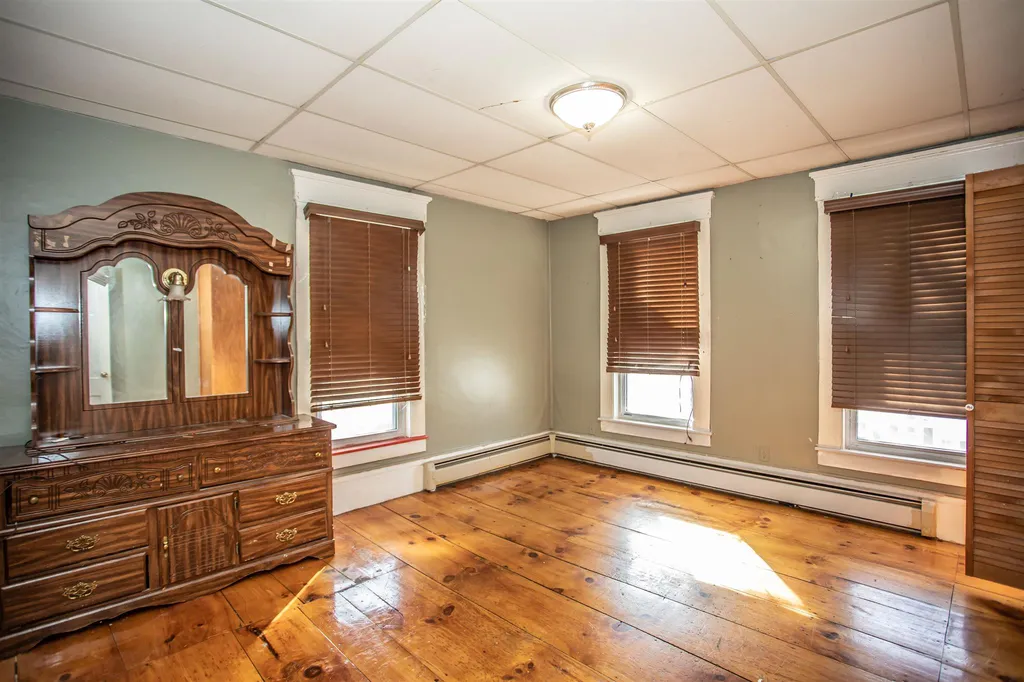 192 Laurel Street Manchester NH 03103