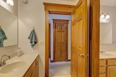 19 Eagle Ridge Drive Lebanon NH 03766