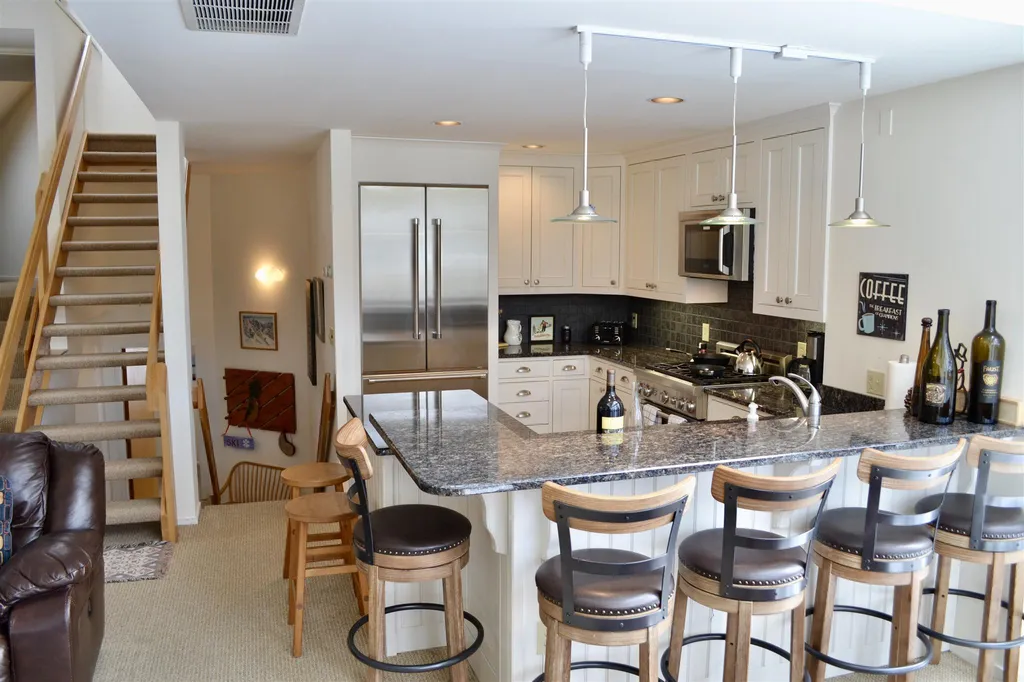 20 Southface Avenue Warren VT 05674