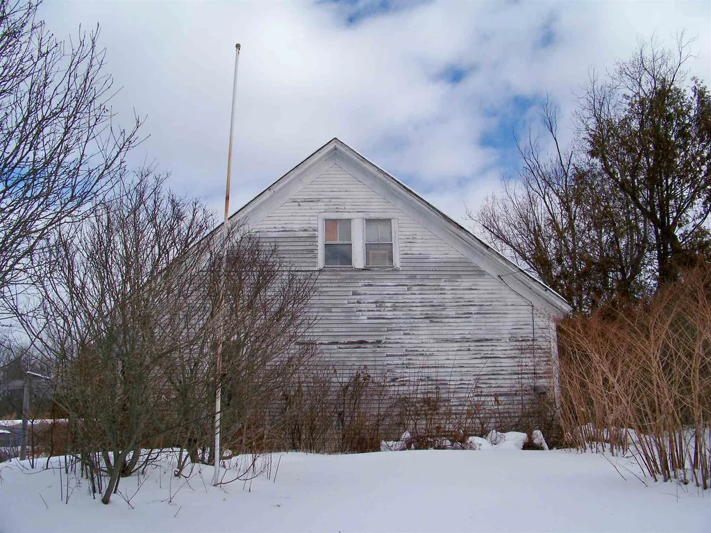 665 Four Corners Road Springfield NH 03284