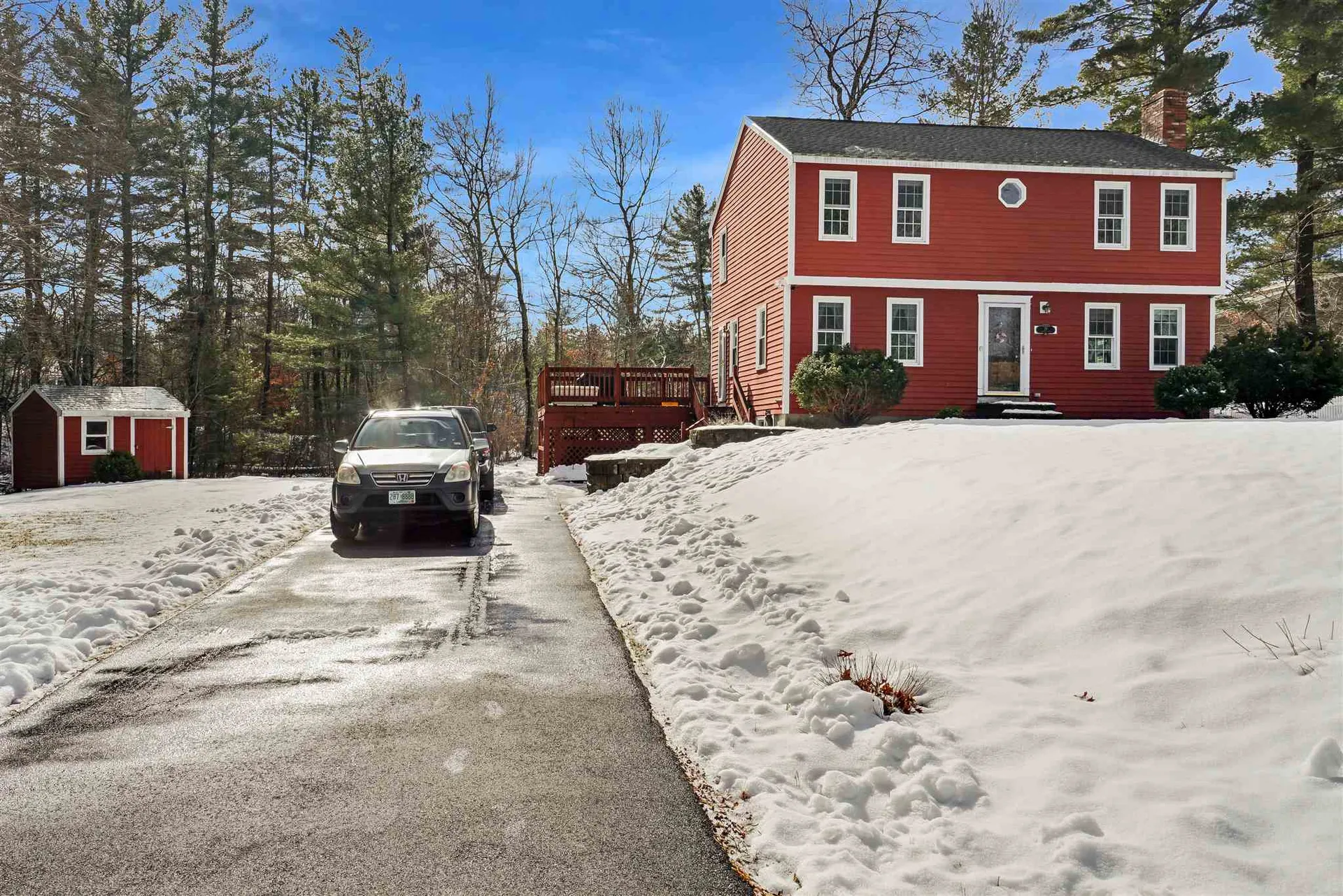 19 Colonial Avenue Nashua NH 03062
