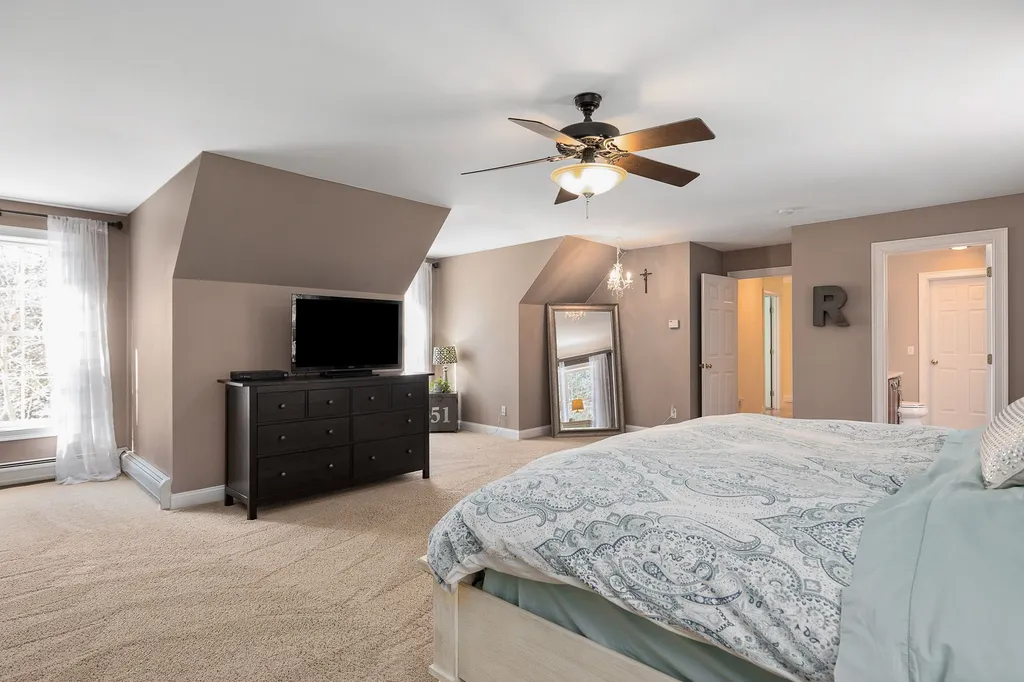 8 Walters Way Exeter NH 03833