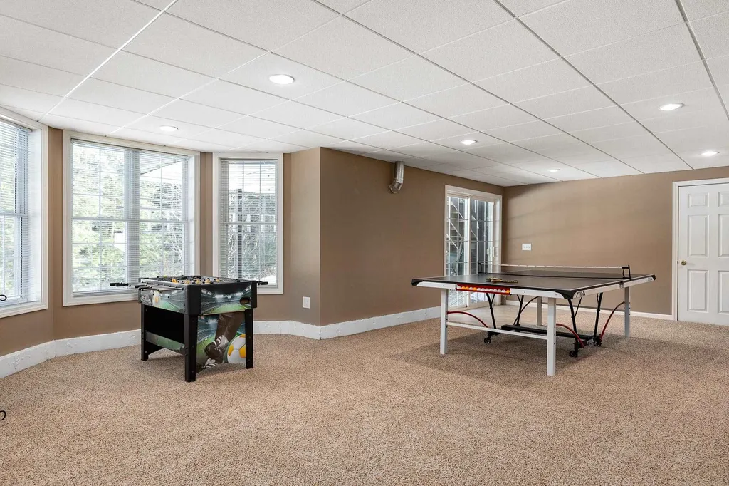8 Walters Way Exeter NH 03833