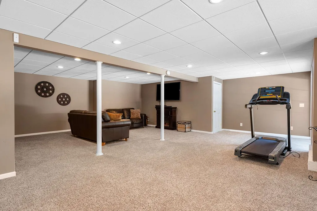 8 Walters Way Exeter NH 03833