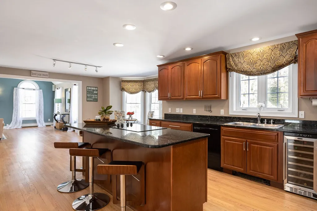 8 Walters Way Exeter NH 03833