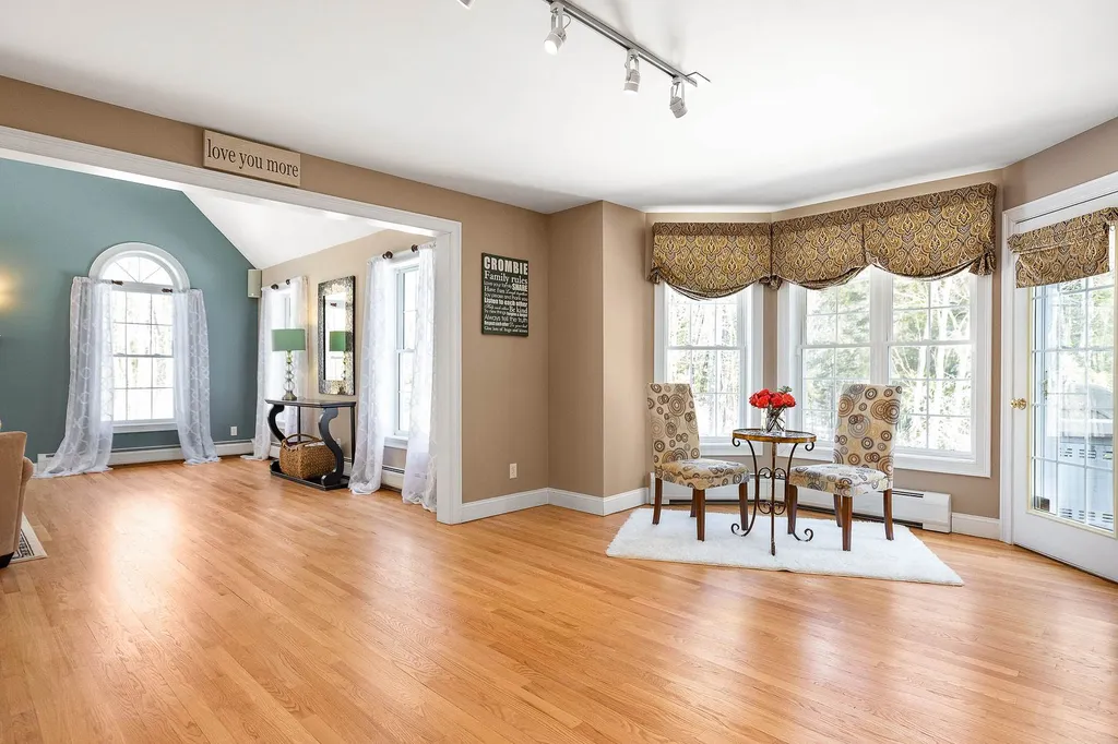 8 Walters Way Exeter NH 03833