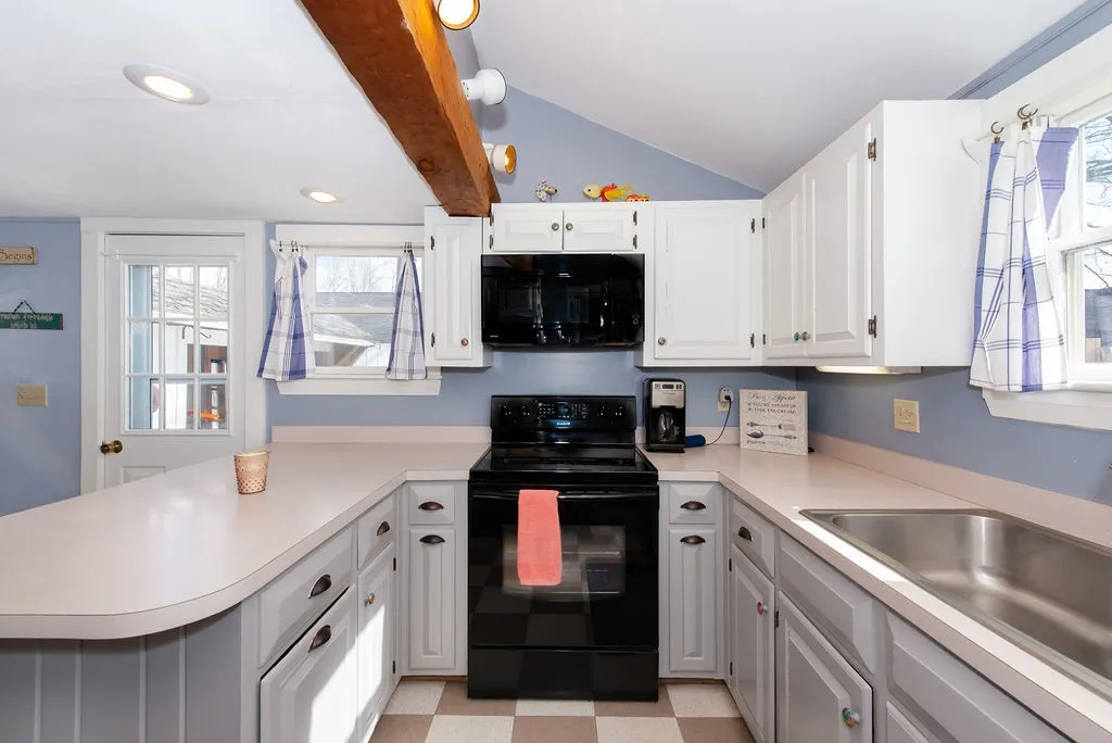 11 Kossuth Street Exeter NH 03833