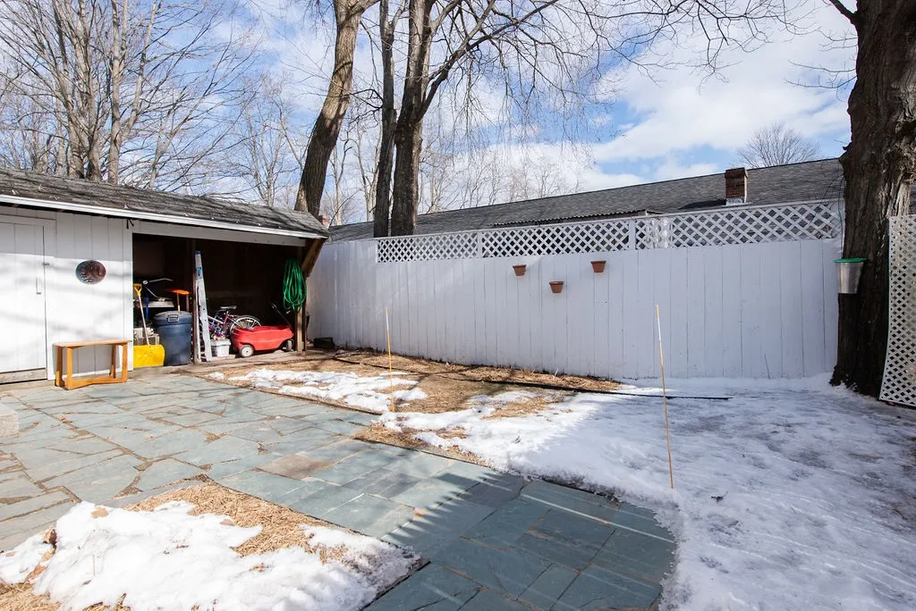 11 Kossuth Street Exeter NH 03833