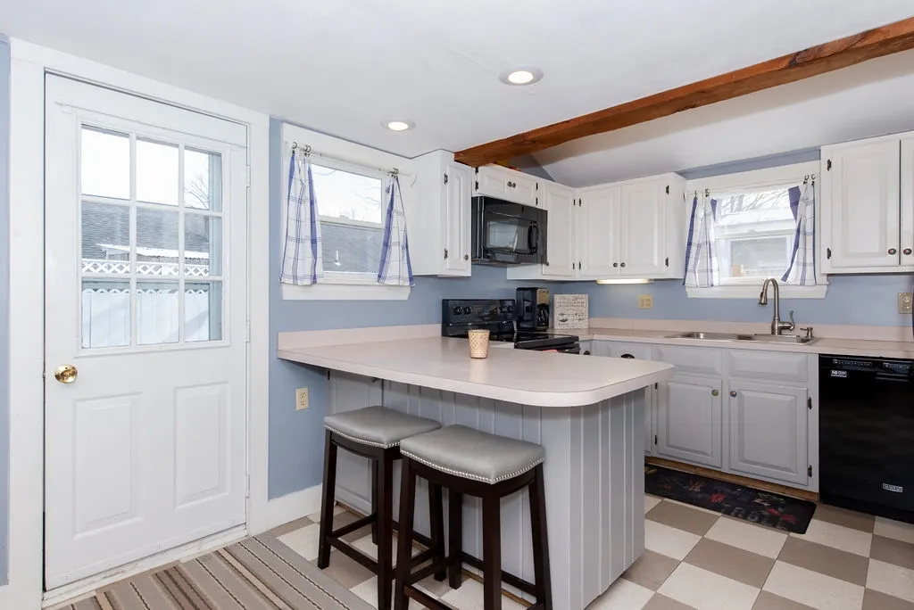 11 Kossuth Street Exeter NH 03833