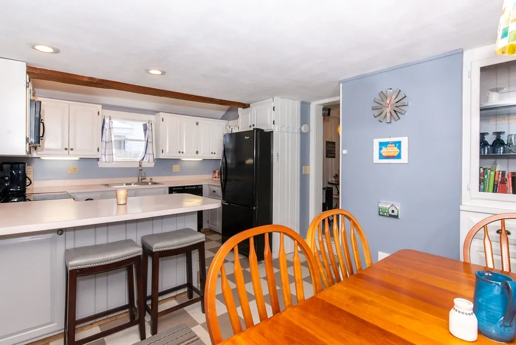11 Kossuth Street Exeter NH 03833
