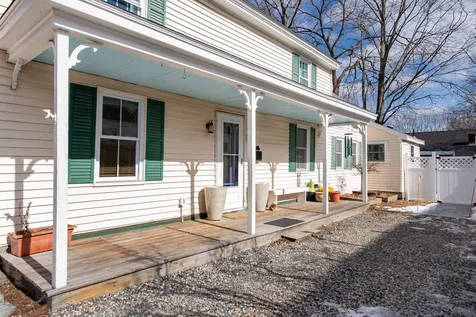 11 Kossuth Street Exeter NH 03833