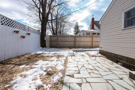 11 Kossuth Street Exeter NH 03833
