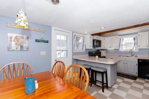 11 Kossuth Street Exeter NH 03833