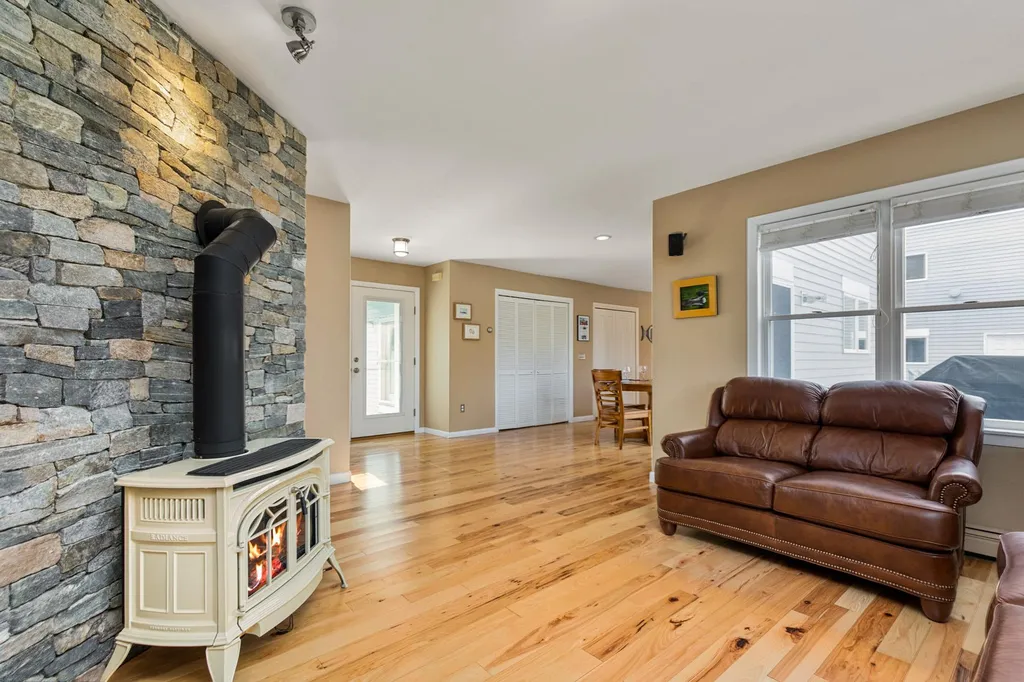 71 Wallis Road Rye NH 03870