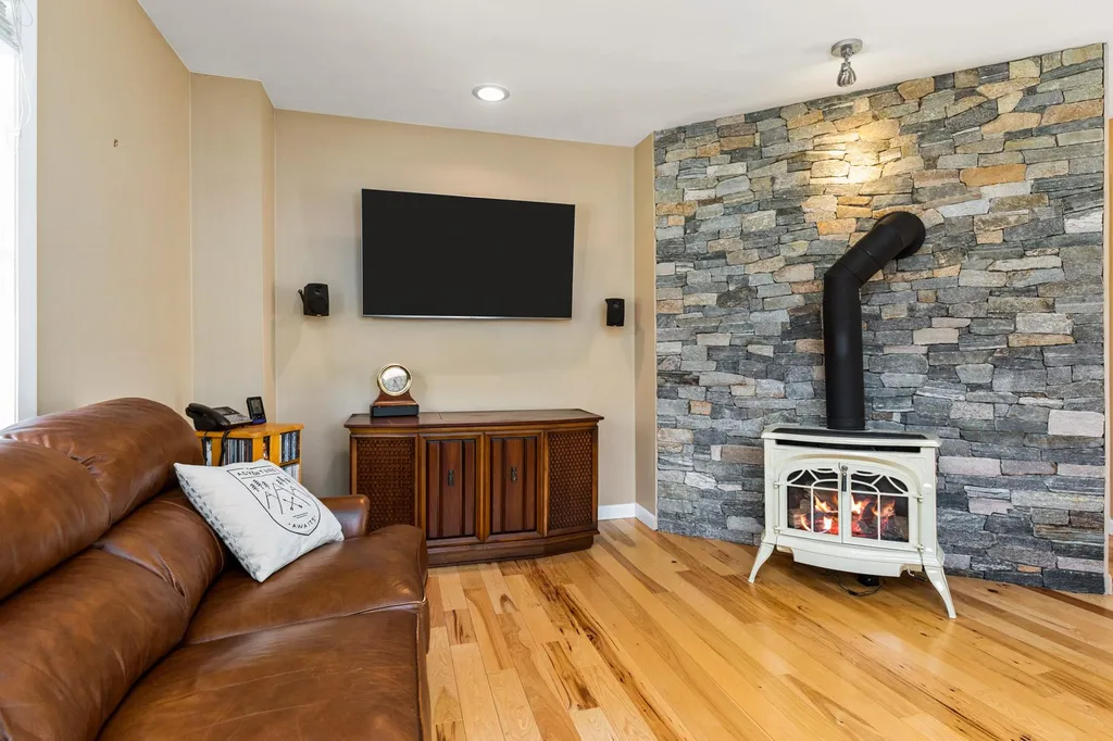 71 Wallis Road Rye NH 03870