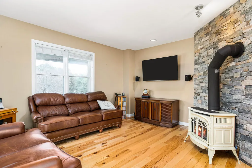 71 Wallis Road Rye NH 03870