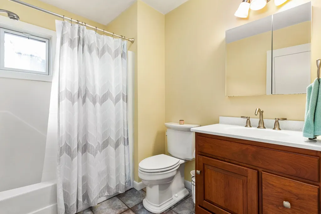 71 Wallis Road Rye NH 03870