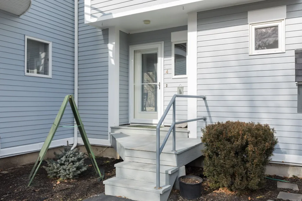 71 Wallis Road Rye NH 03870