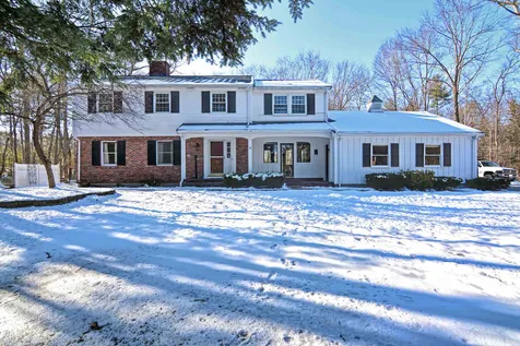 5 Heritage Circle Hudson NH 03051
