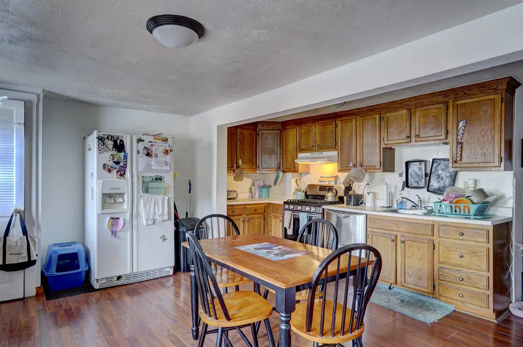 36 Crown Street Nashua NH 03060