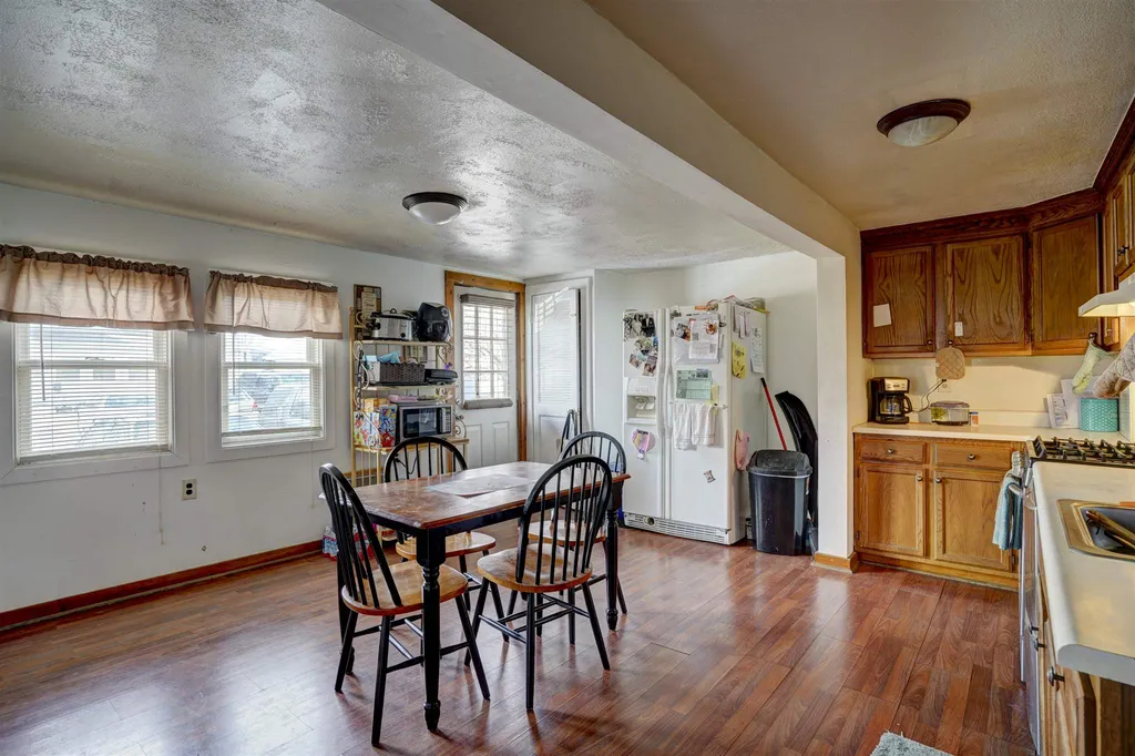 36 Crown Street Nashua NH 03060
