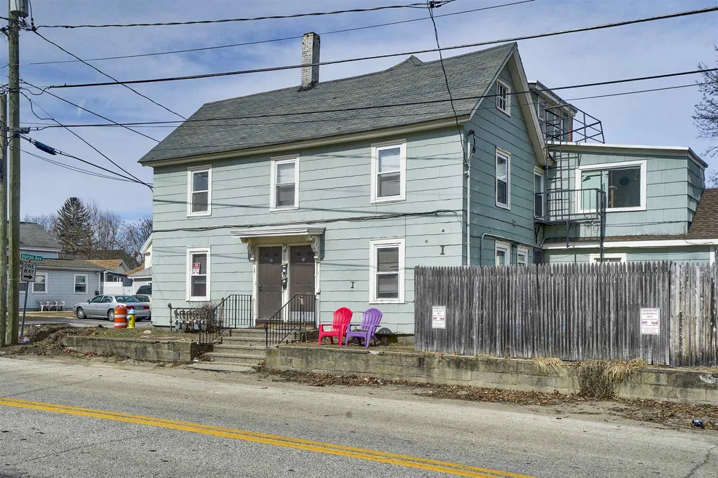 36 Crown Street Nashua NH 03060