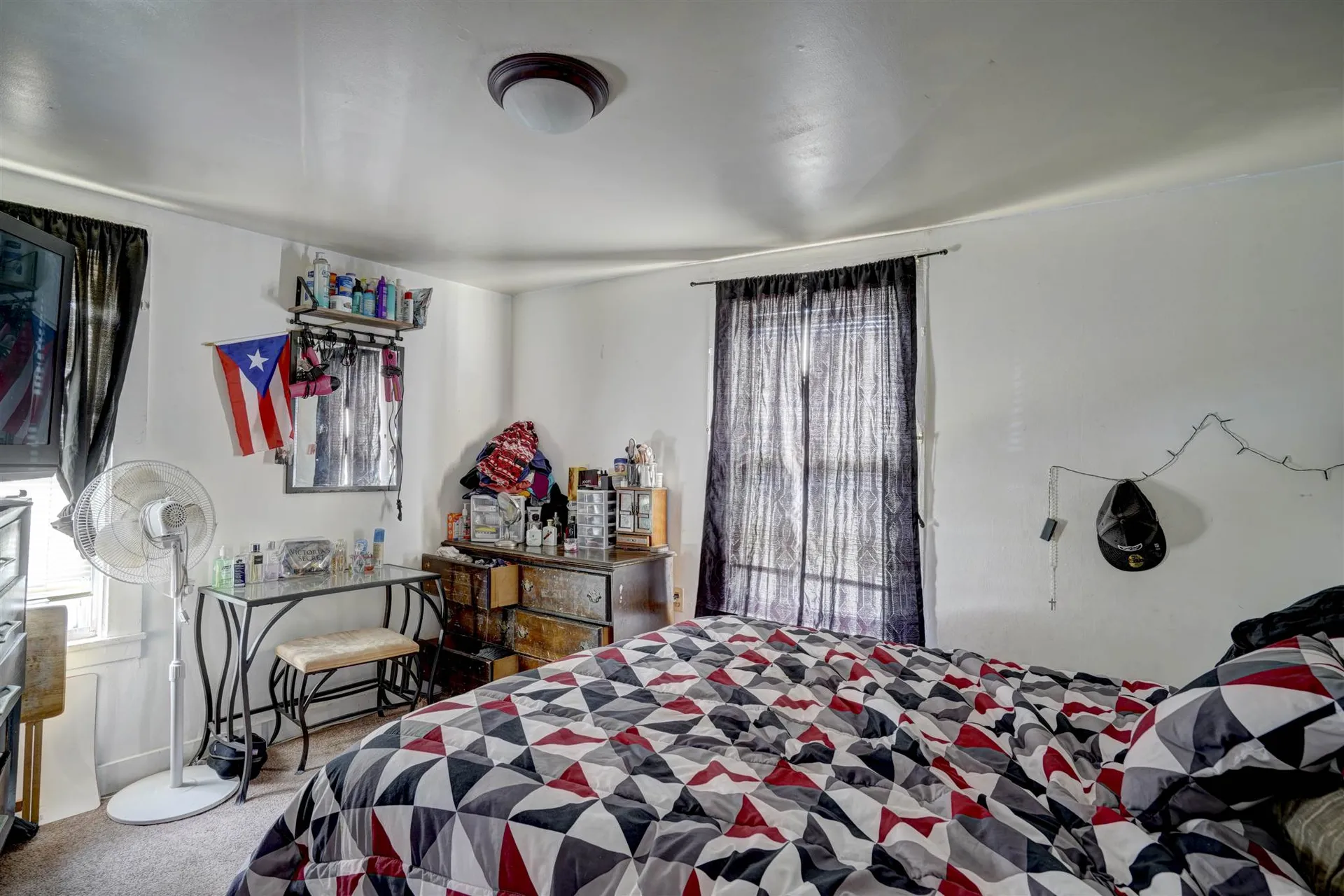 36 Crown Street Nashua NH 03060