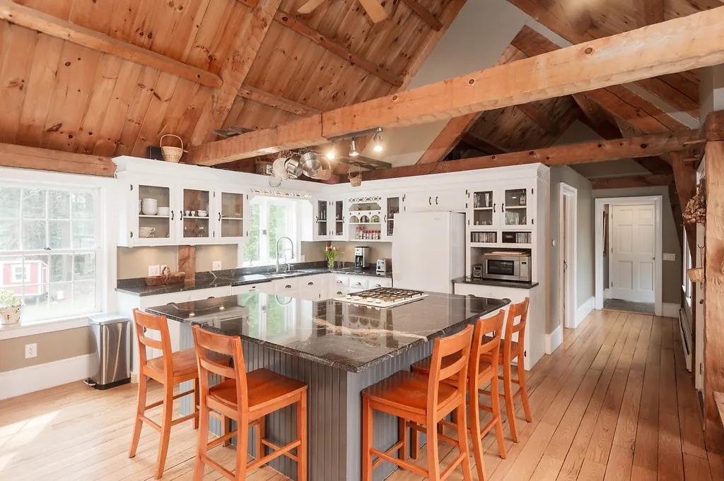 14 Cragmere Heights Road Exeter NH 03833