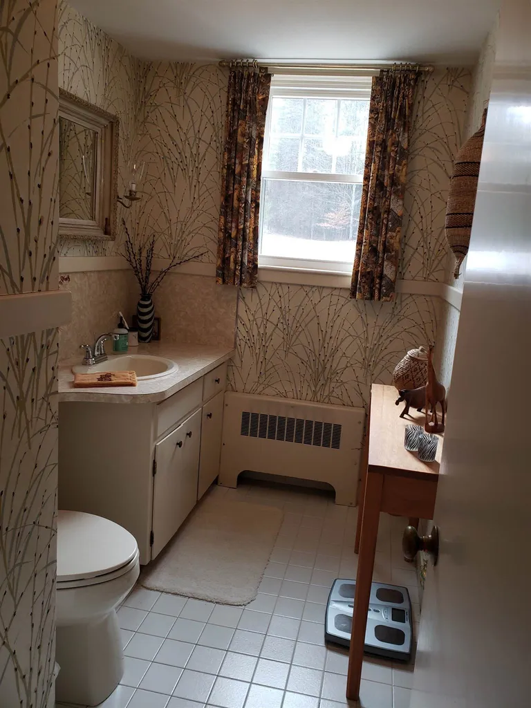 77 Ridge Avenue Claremont NH 03743