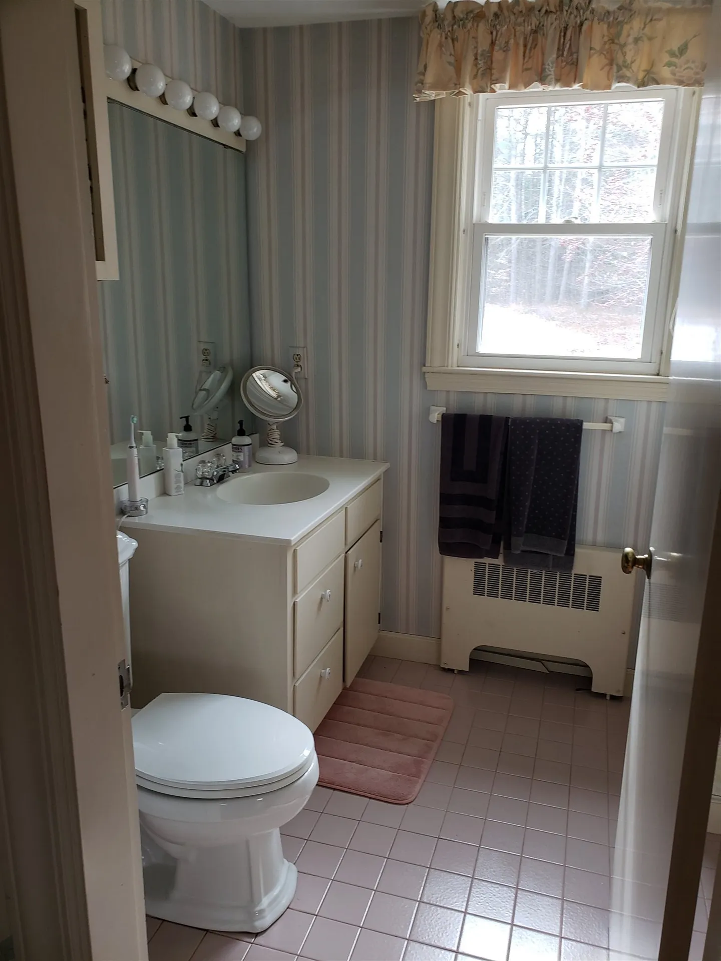77 Ridge Avenue Claremont NH 03743