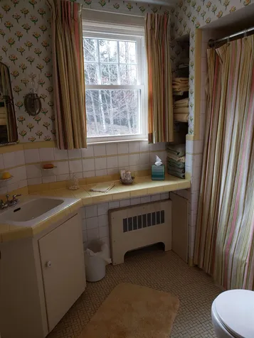 77 Ridge Avenue Claremont NH 03743