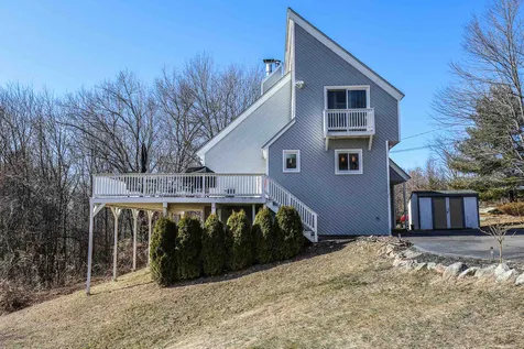 32 Pleasant Street Hooksett NH 03106