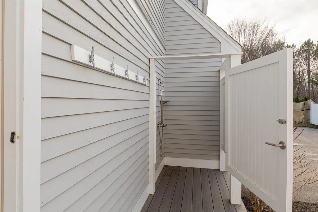 81 Central Road Rye NH 03870