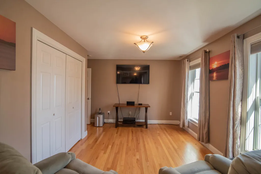 60 Ballard Road Pelham NH 03076