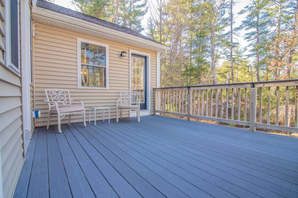 60 Ballard Road Pelham NH 03076