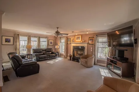 60 Ballard Road Pelham NH 03076