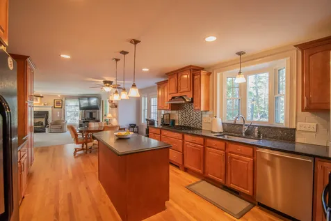 60 Ballard Road Pelham NH 03076