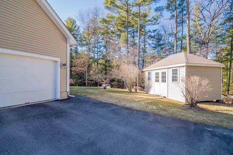 60 Ballard Road Pelham NH 03076