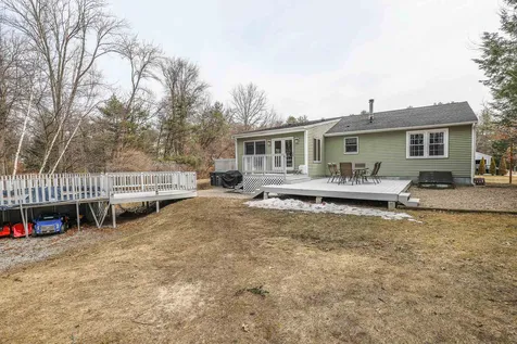 6 Elmer Avenue Hooksett NH 03106